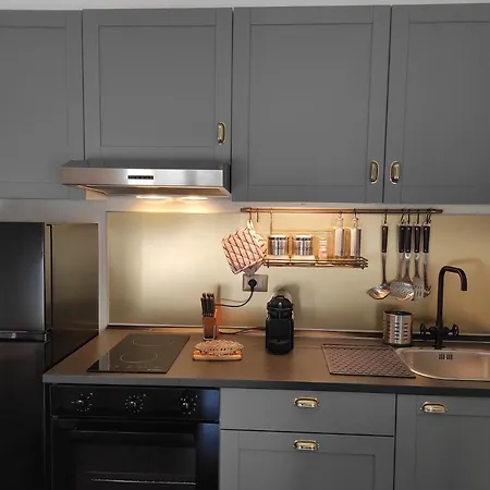 Centralissimo E Confortevole, Fronte Petruzzelli *